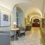 Domus Maria Hotel 3*