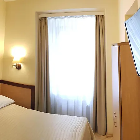 Hotel Domus Maria VNO