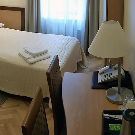Hotel Domus Maria 3*